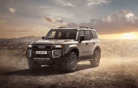 טויוטה לנד קרוזר 2025: השטח קורא – כל מה שצריך לדעת על האגדה שחזרה